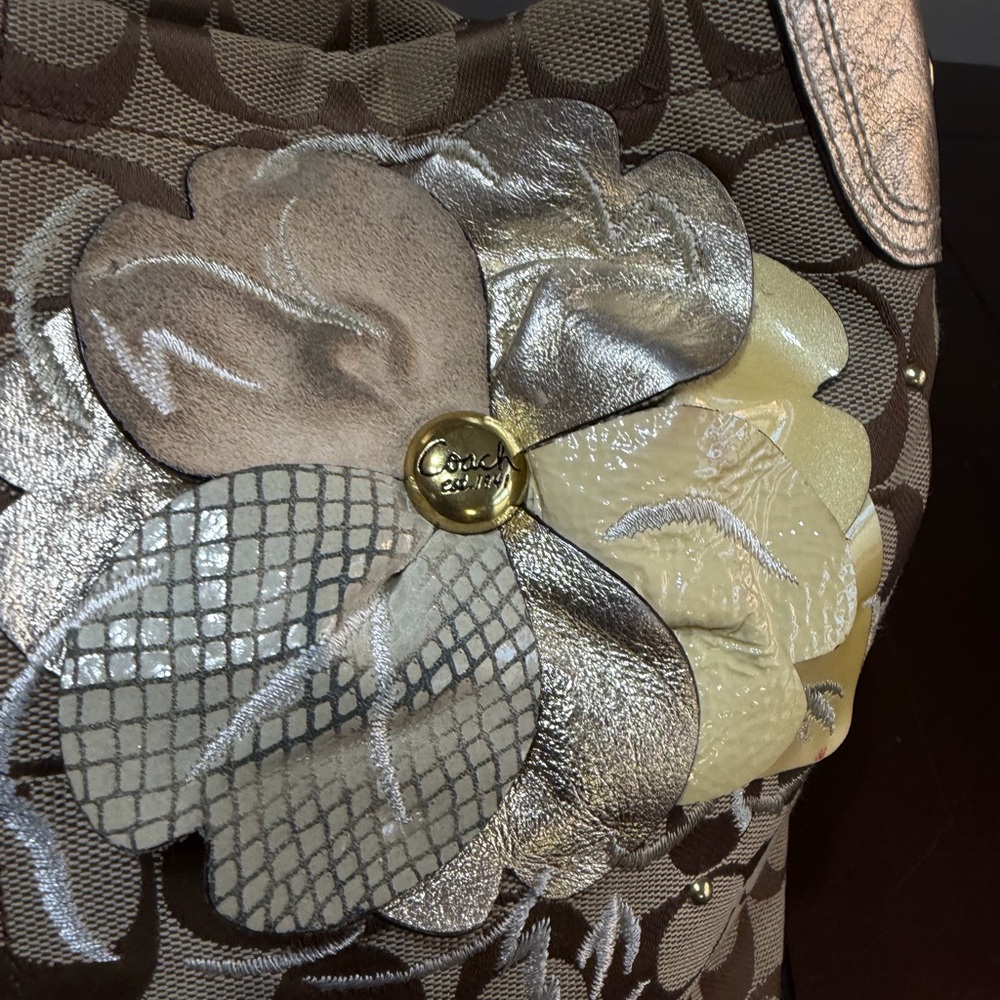 Coach Bleeker Floral Shoulder or crossbody - Picture 14 of 17